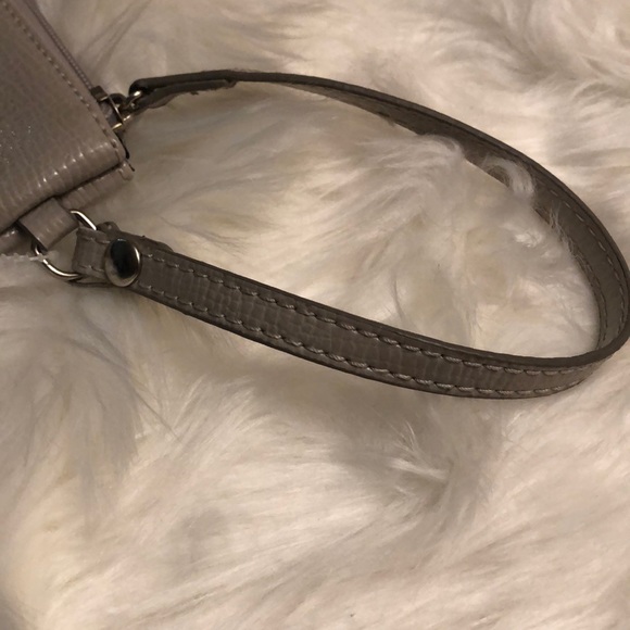 NWOT Nine West Glossy Textured Zippered Wristlet - Picture 7 of 13